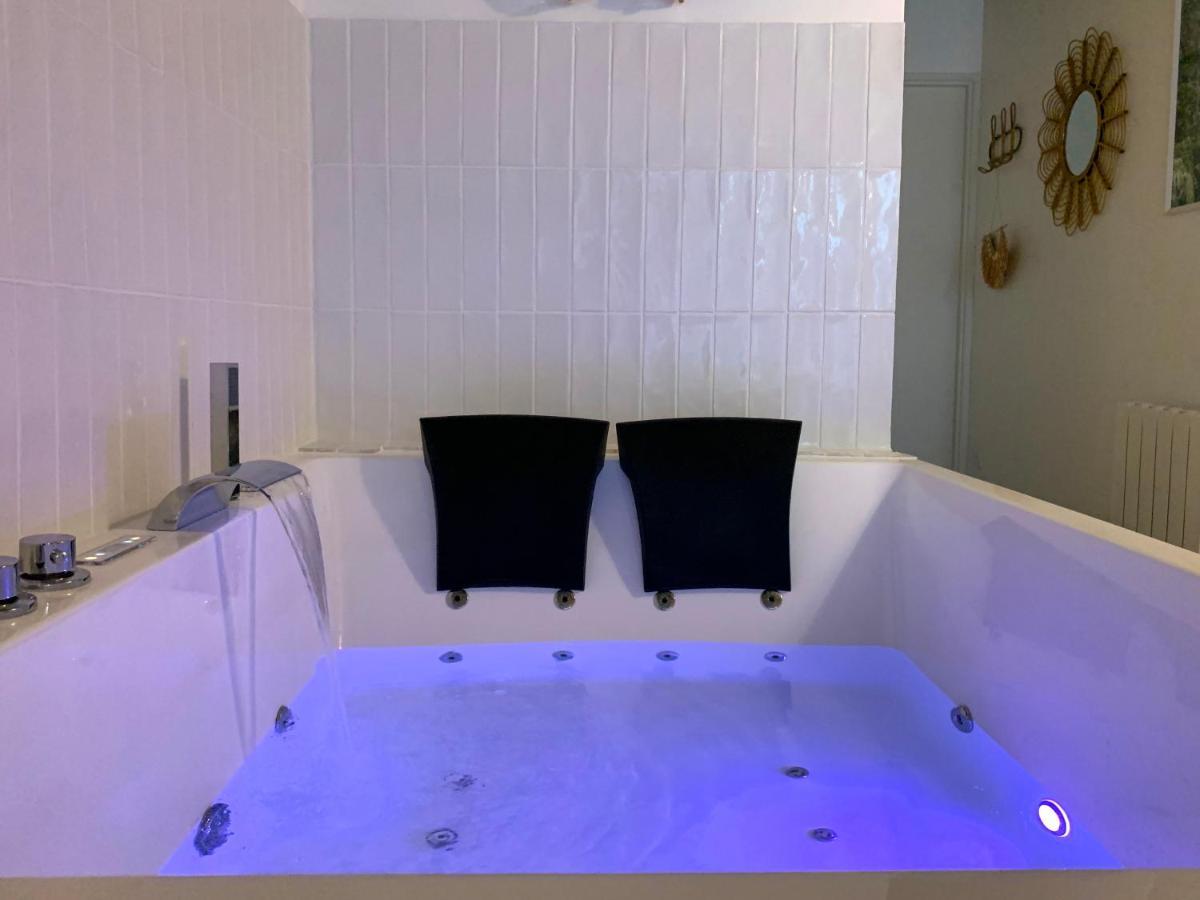 Bali Serenity Balneo Et Lit Rond Lagnieu Eksteriør billede