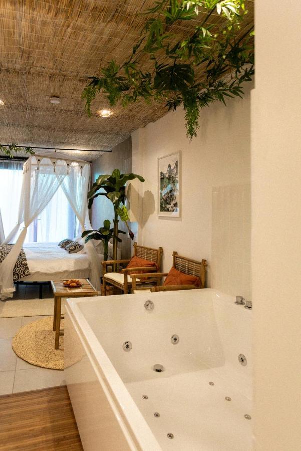 Bali Serenity Balneo Et Lit Rond Lagnieu Eksteriør billede