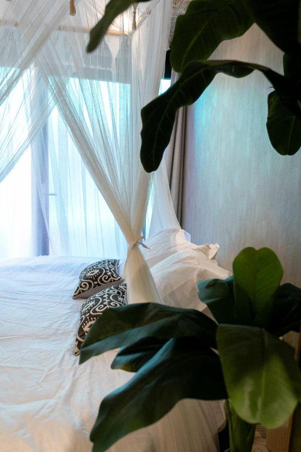Bali Serenity Balneo Et Lit Rond Lagnieu Eksteriør billede