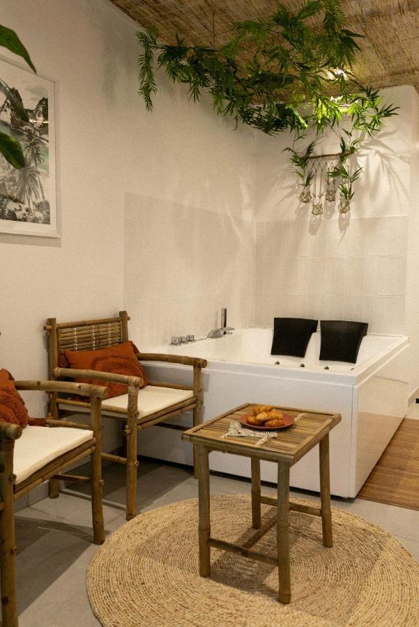 Bali Serenity Balneo Et Lit Rond Lagnieu Eksteriør billede